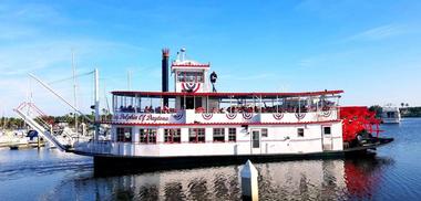 Relax on the water with Dine and Cruise