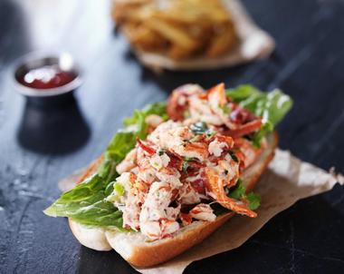 Order a lobster at Guilford Lobster Pound