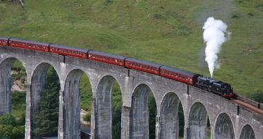 25 Best Train Rides With Kids Around the World 