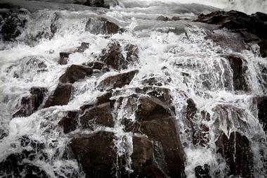 Have a picnic at Cascade Falls