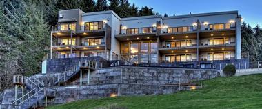 Whale Cove Inn