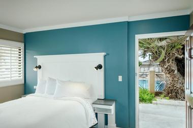 Pacific Shores Inn