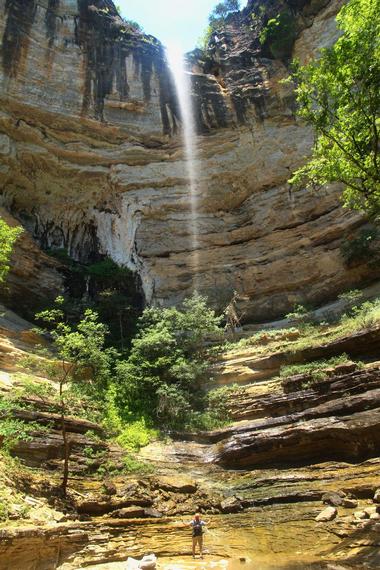 Hemmed-In-Hollow Falls