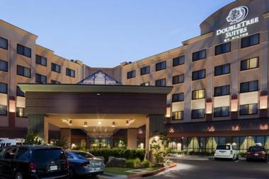 Doubletree Suites Bentonville