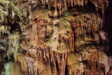 Majestic Caverns