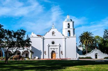 Mission San Luis Rey de Francia (45 minutes)