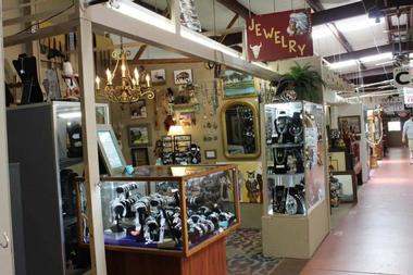 Renninger’s Mount Dora Flea Market and Antique Center