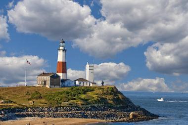 Have a relaxing date on the beach in Montauk, NY