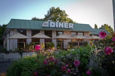 Take the kids to Shoreline Diner