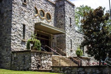 Visit the castle-like Guntersville Museum & Cultural Center