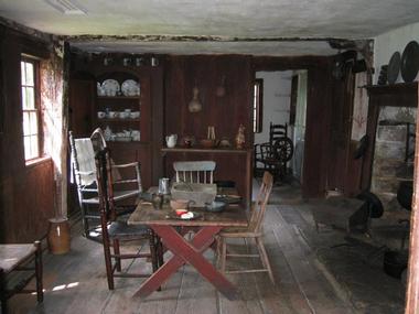 Go on a guided tour of the historic Thomas Lee House