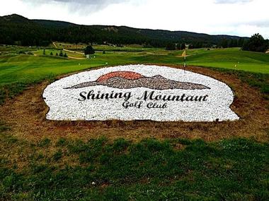 Play on the Shining Mountain Golf Course