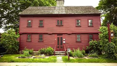 Enjoy the 18th-century garden at The Hyland House Museum