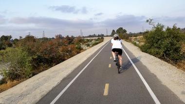 Bike along the San Gabriel River Bike Trail