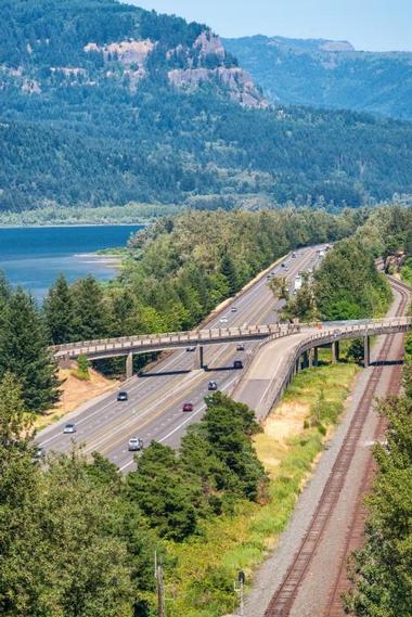 Historic Columbia River Highway State Trail