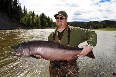 Go salmon fishing with Alaska Troutfitters