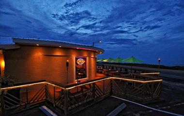 Oceanside Beach Bar & Grill